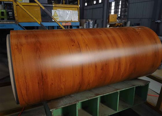 Folha de alumínio de grãos de madeira em bobinas em construção e decoração