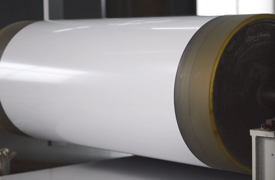 Folha e bobinas de alumínio revestidas de cor branca com liga AA5052 Temperatura H32 Para uso de material do corpo da pista