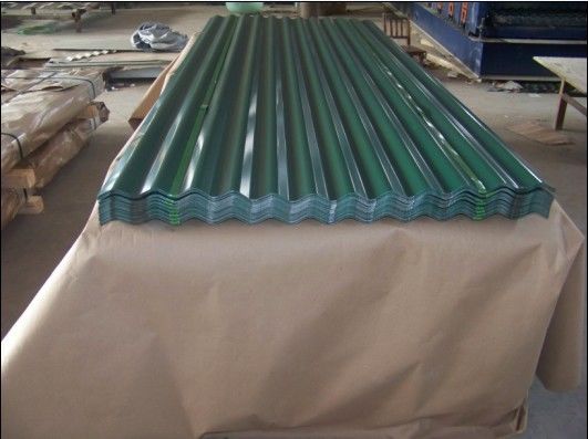 18 Gauge x 48 Em liga 3105 Cor corrugada Pré-pintada folha de alumínio para telhado e revestimento de parede Material de fabricação