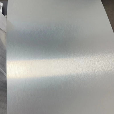 Chapa de alumínio AA3105 com escova utilizada na produção de painéis frigoríficos