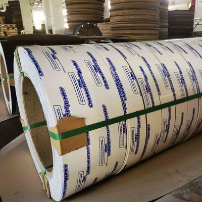 Bobina de alumínio revestida de cor branca brilhante (0,4-0,8 mm de espessura, revestimento em PE) para decoração interna e decoração de móveis