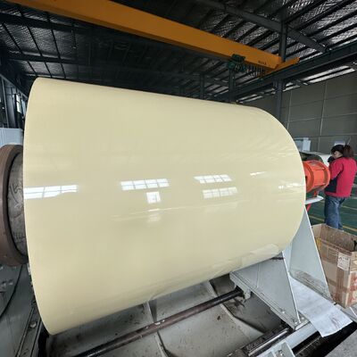 Folha de alumínio de alta resistência para decoração de edifícios projetada para resistência ao clima e apelo visual em projetos arquitetônicos modernos